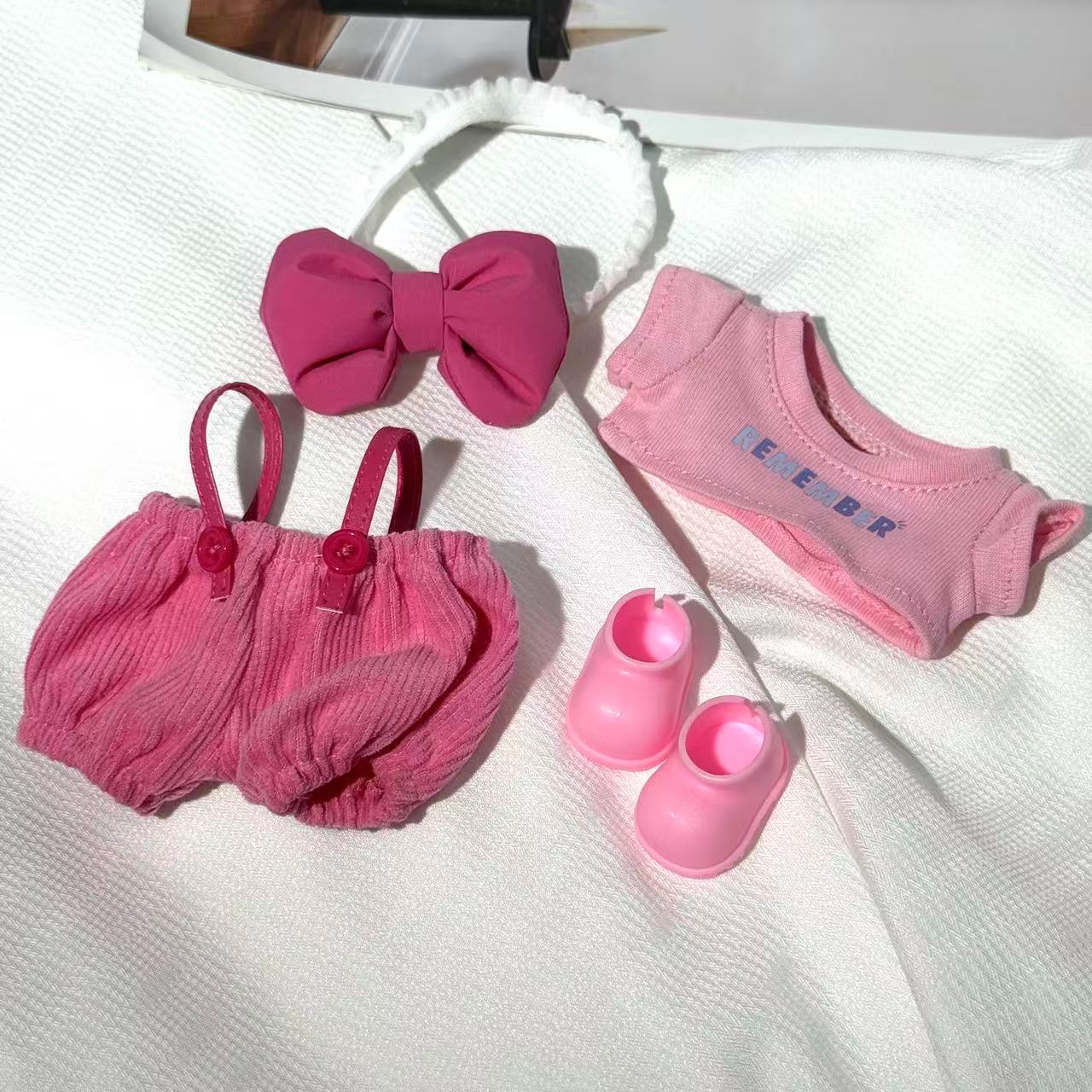 Pink Bib For Labubu