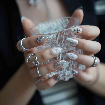 End Realm Silver Graphic Press-On Nails – main view