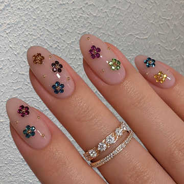 Rainbow Daisy Nude Press-On Nails – main view