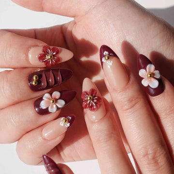 Violet Veil medium almond floral press on nails by Kakakoo detail photo 2