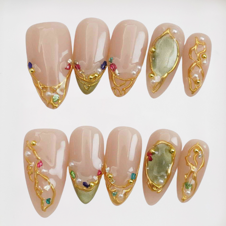 Gem Vine Short Almond Cat Eye
