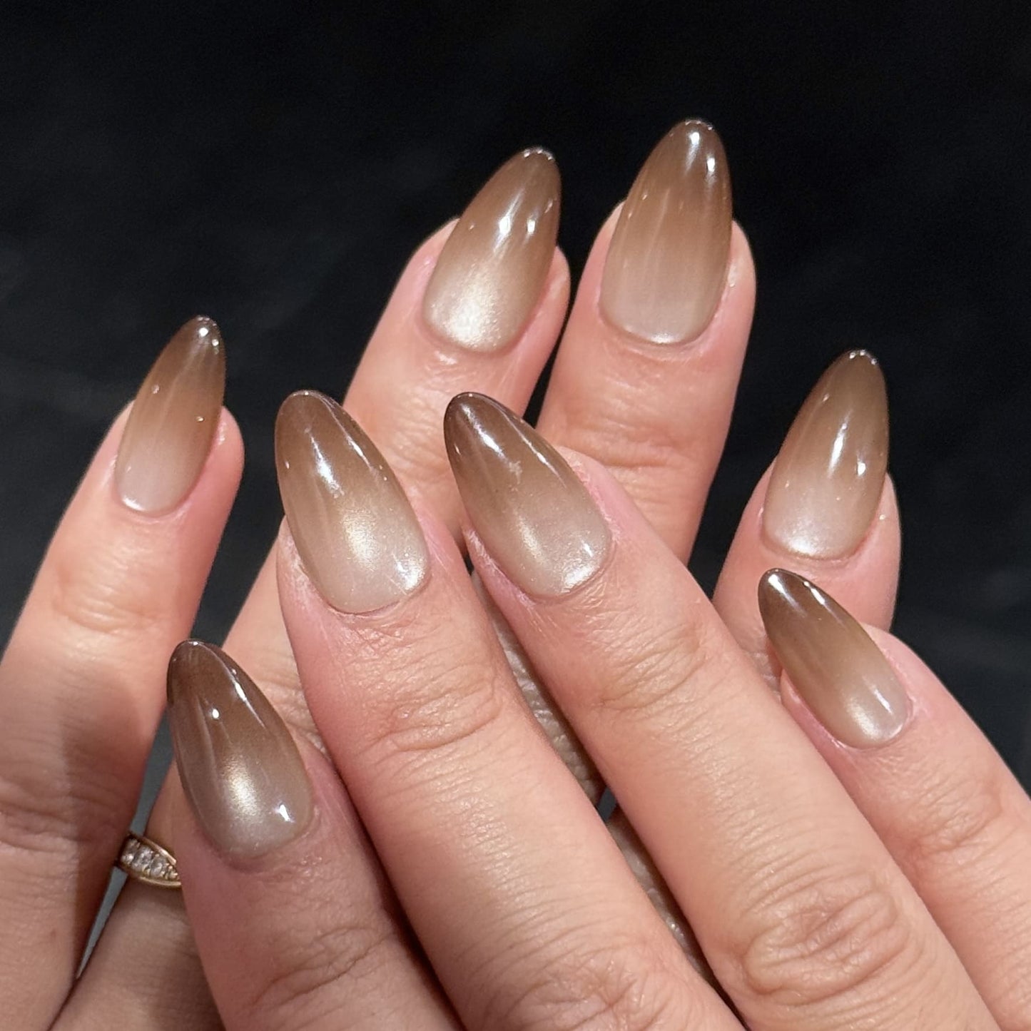 Mystic Siam short almond glazed press on nails by Kakakoo detail photo 2
