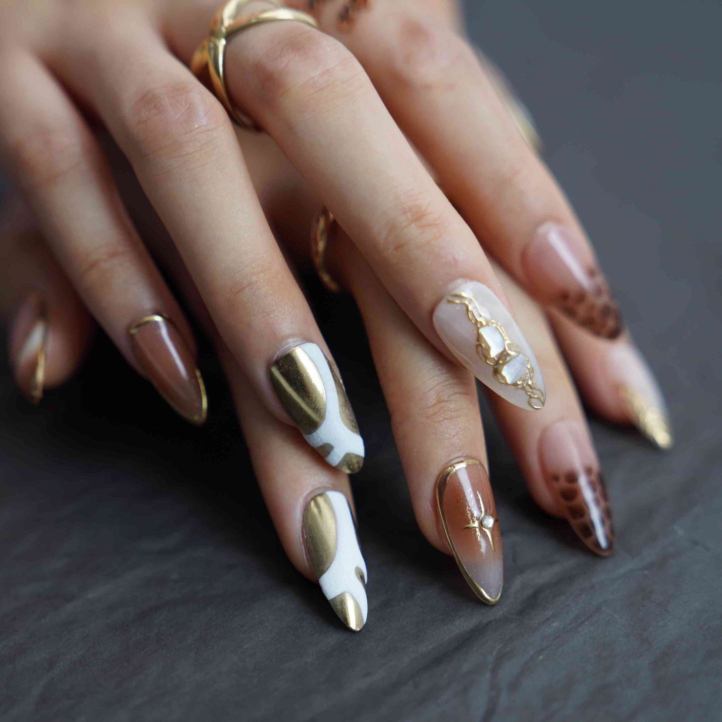 Aria medium almond hand-painted press on nails by Kakakoo detail photo 2