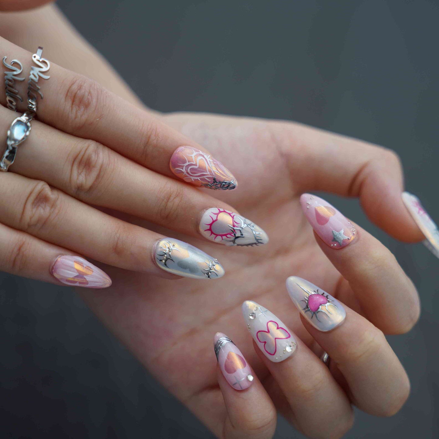 Silver Savage medium almond chrome silver press on nails by Kakakoo detail photo 3