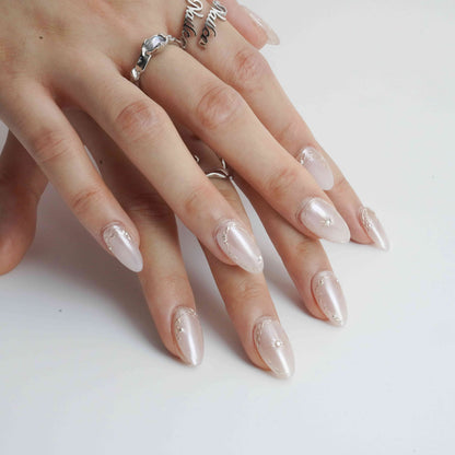 Celestia short almond chrome press on nails by Kakakoo detail photo 4