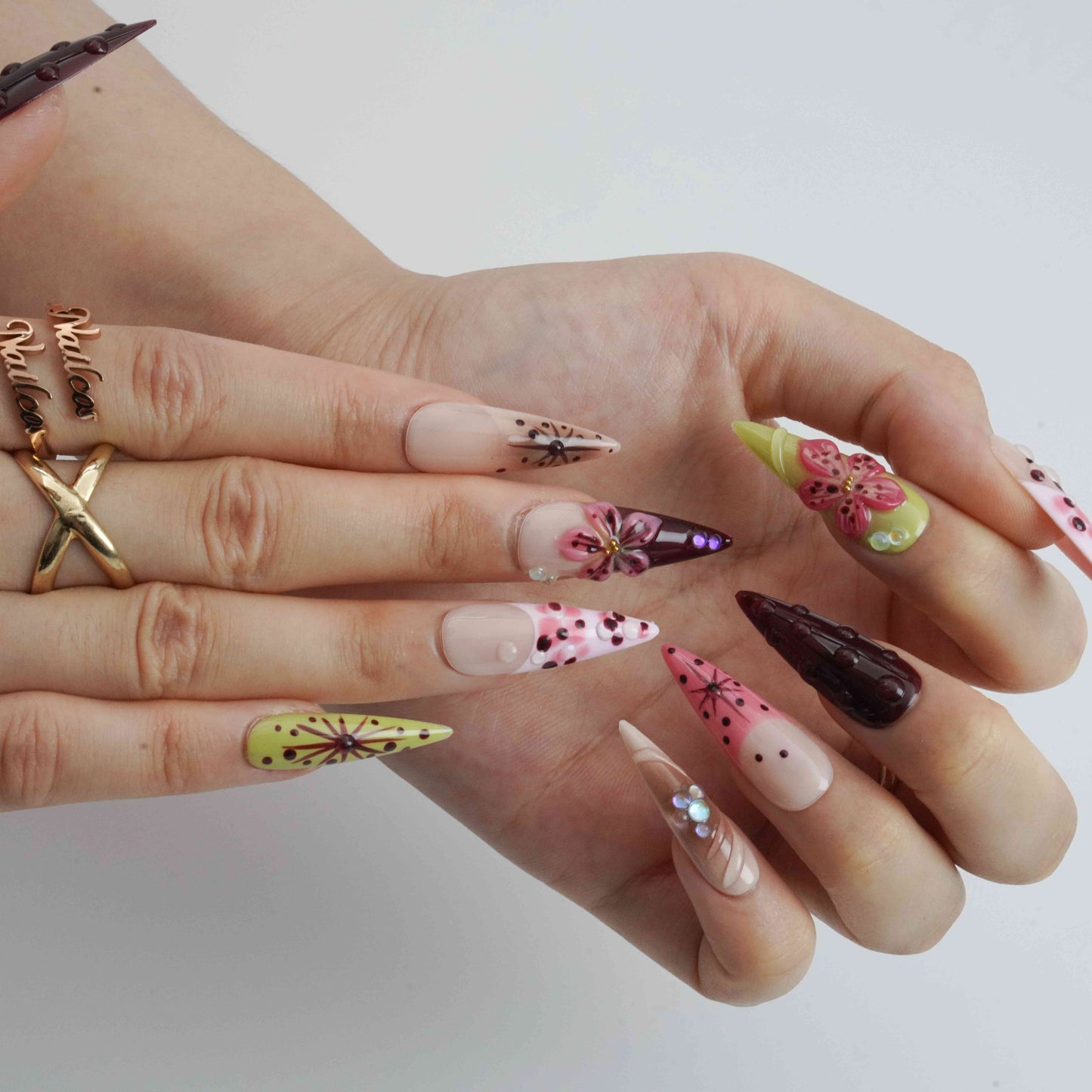 Blush Garden stiletto floral press on nails by Kakakoo detail photo 4