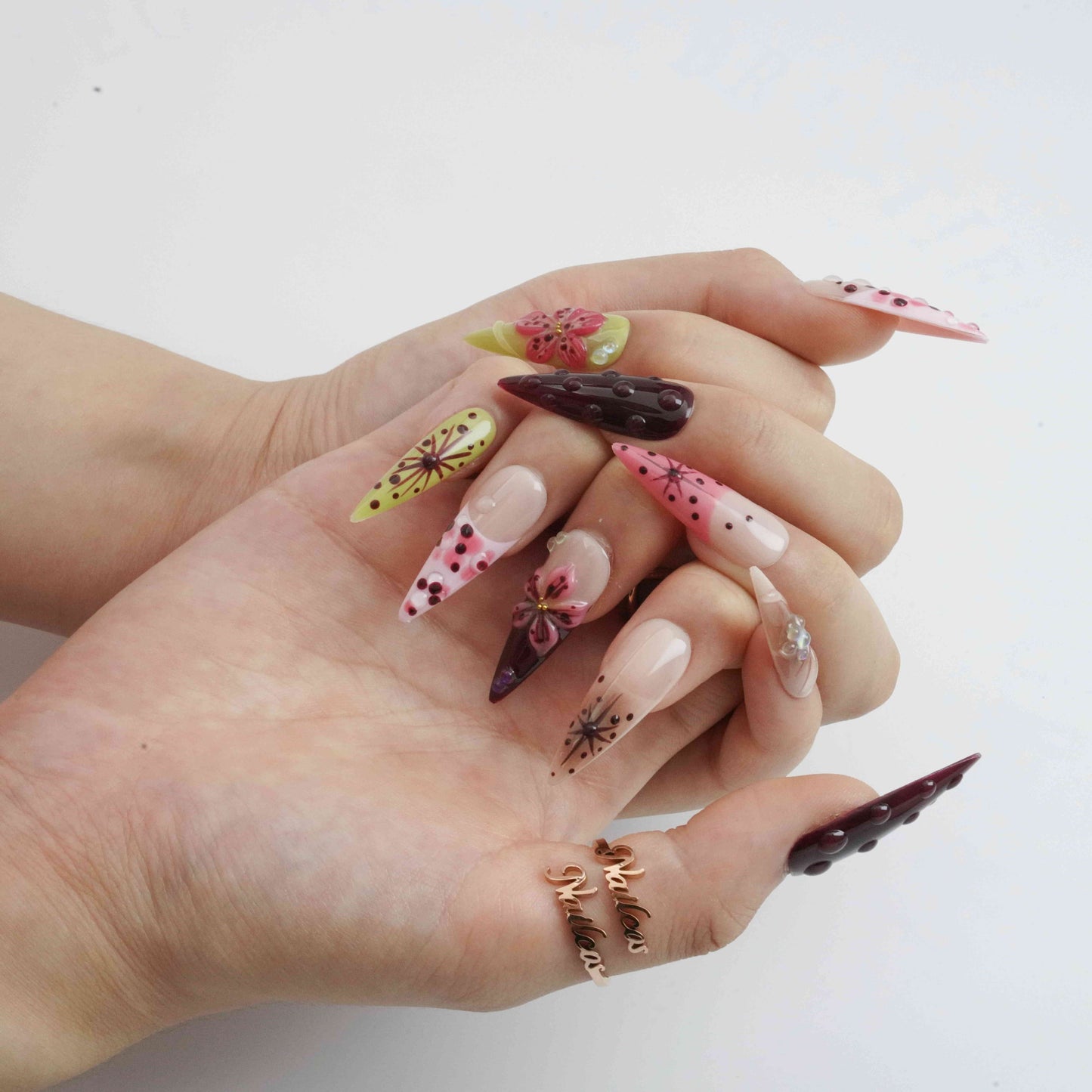 Blush Garden stiletto floral press on nails by Kakakoo detail photo 2