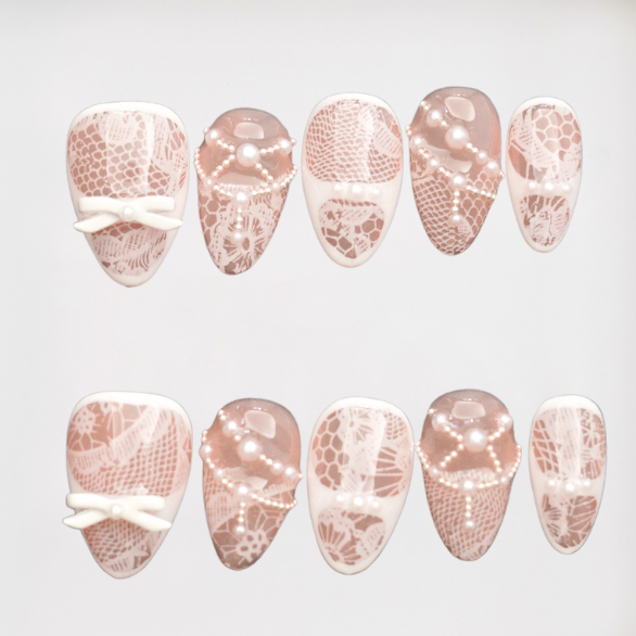 Ivory Veil short almond lace press on nails by Kakakoo product photo