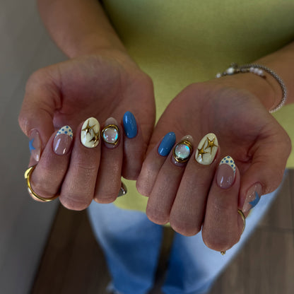 Blue Magnolia Pearl Press-On Nails – main view