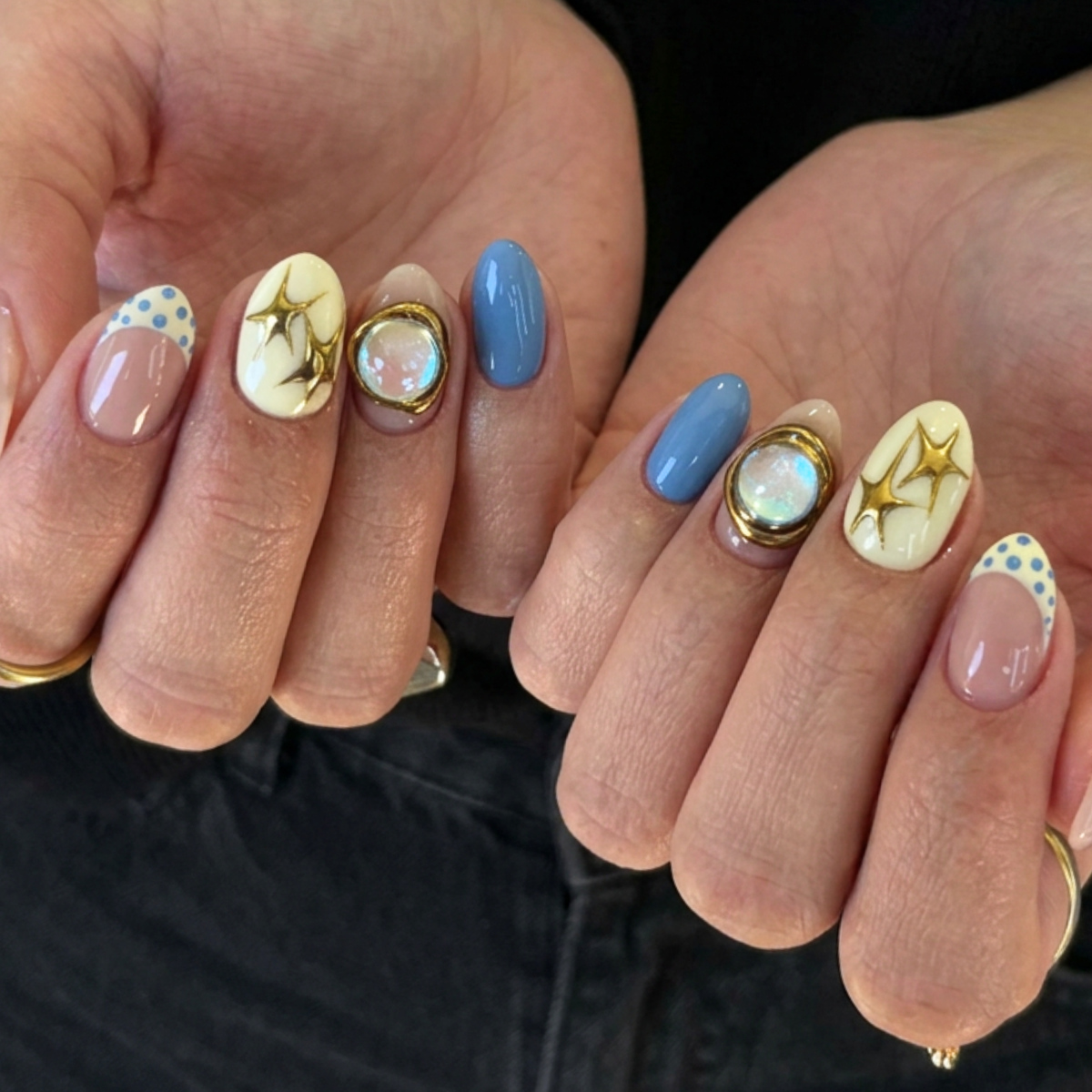 Blue Magnolia Pearl Press-On Nails – view 3