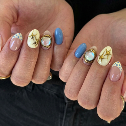 Blue Magnolia Pearl Press-On Nails – view 3