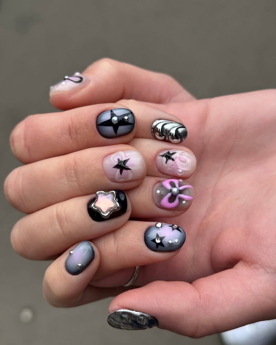 Candy Noir Bow Graphic Press-On Nails – view 3