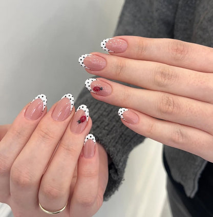 Cherry Scallop Polka-Dot French Press-On Nails – view 2