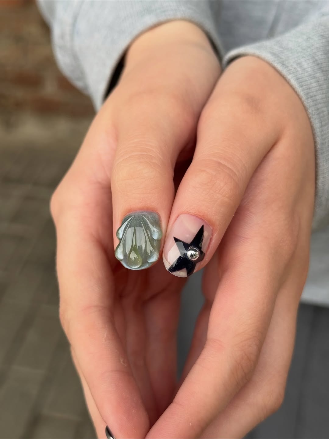 Daisy Matrix Retro Floral Press-On Nails – view 2