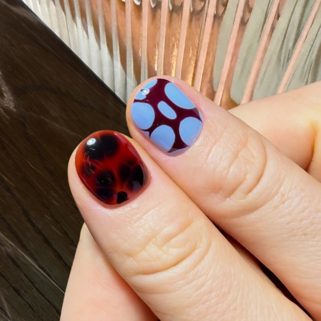 Earthbound Tortoise Abstract Press-On Nails – view 3