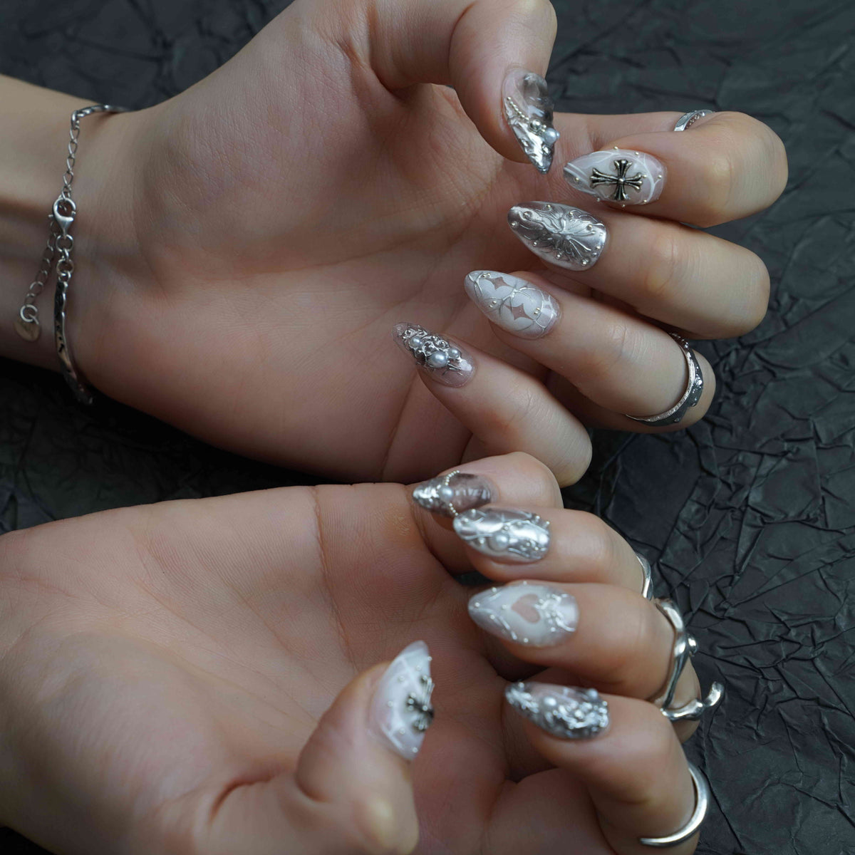 End Realm Silver Graphic Press-On Nails – view 9