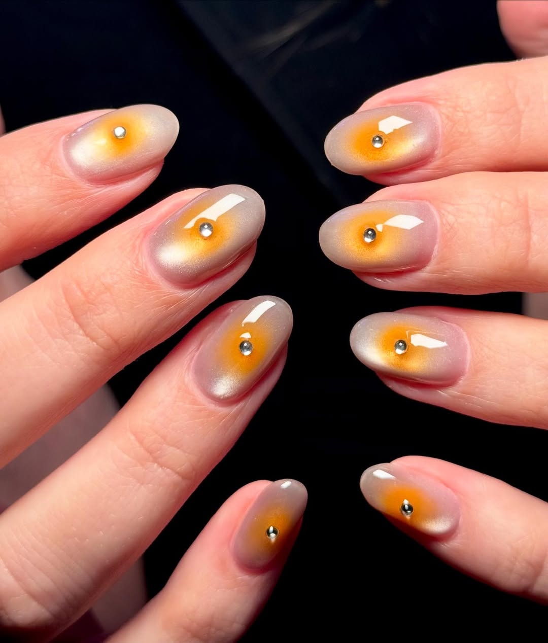Golden Aura Yellow Ombre Press-On Nails – main view