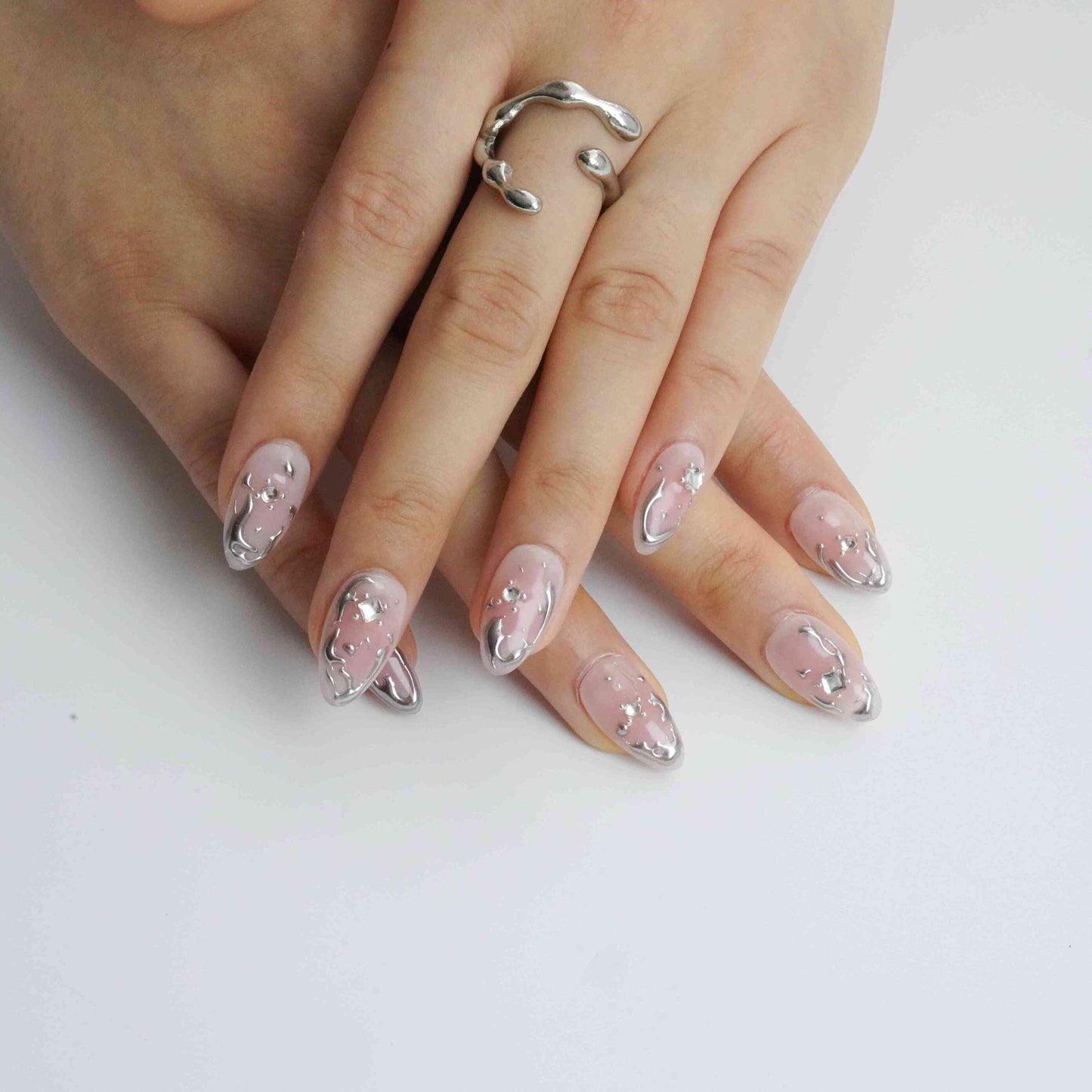 Melty Stardust Pink Chrome Press-On Nails – view 4