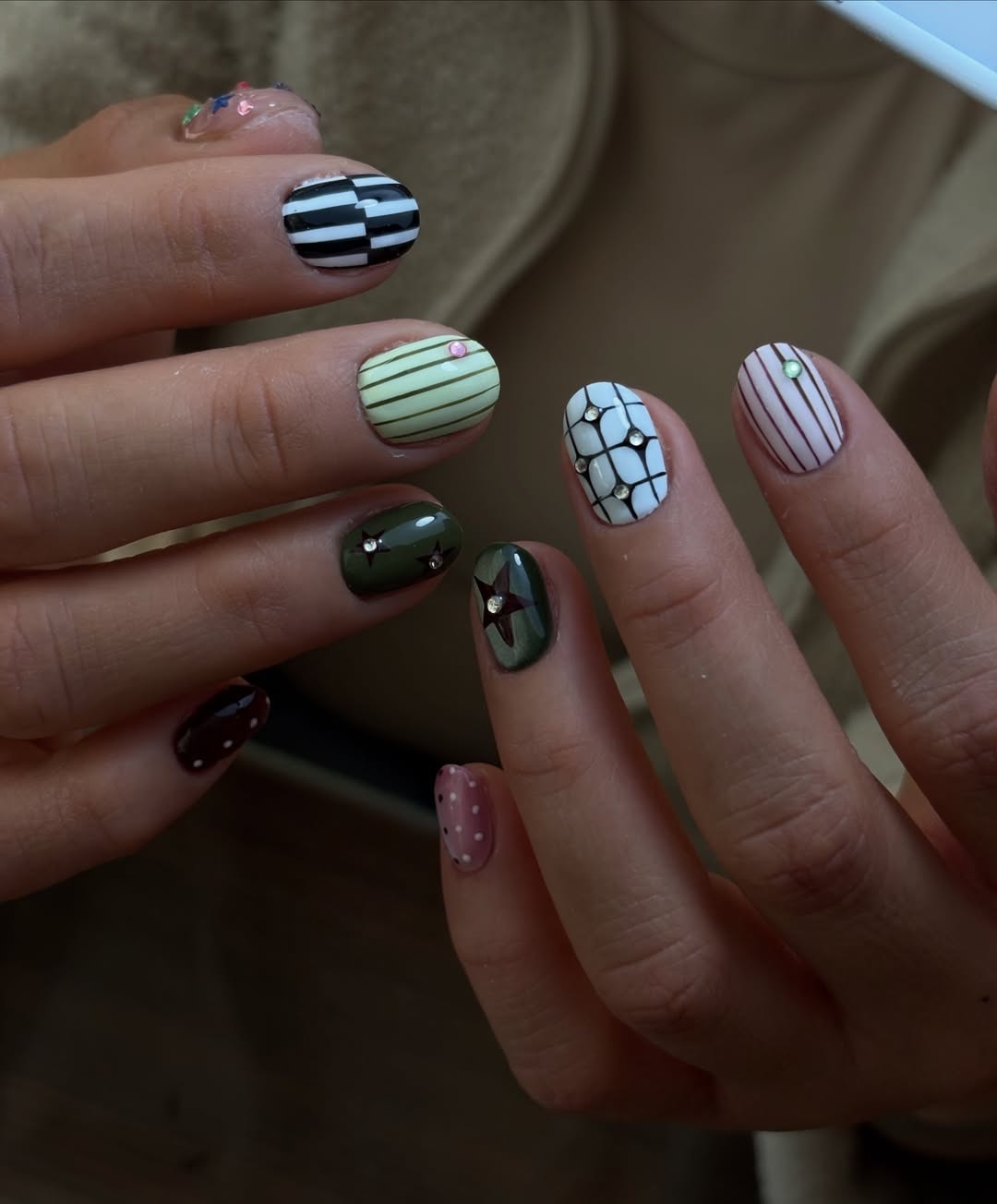 Night Garden Stripe Mix Press-On Nails – view 3