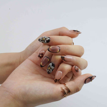 Noir Flora Brown Floral Press-On Nails – view 2