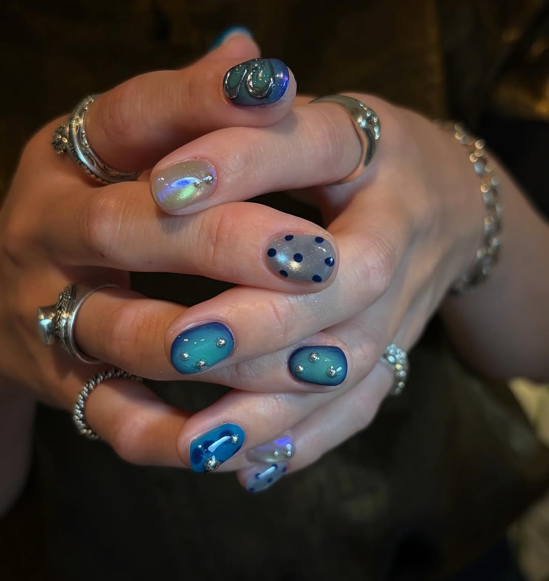 Ocean Aura Blue Dot Press-On Nails – view 2