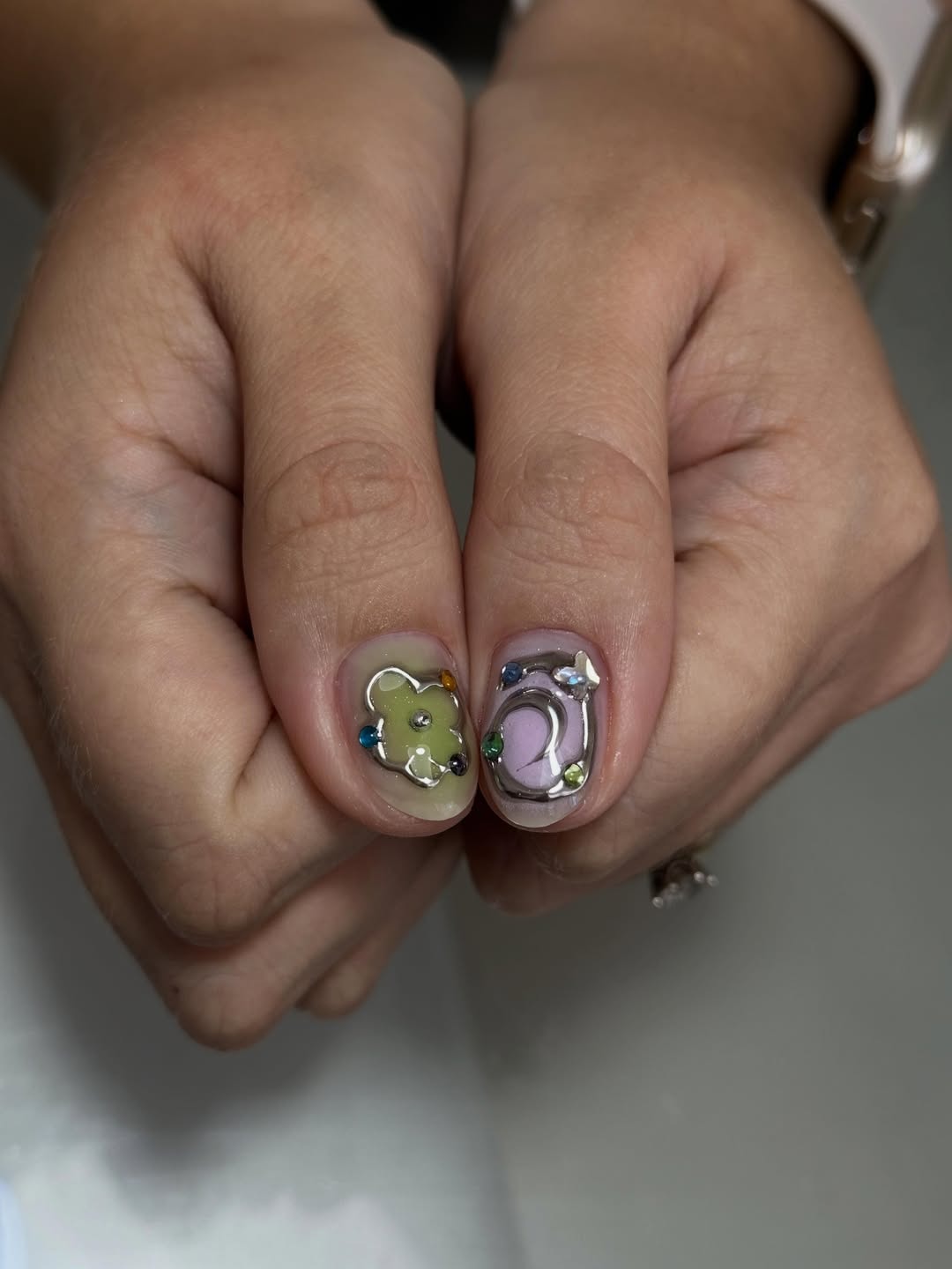 Pastel Porthole Star Press-On Nails – view 2