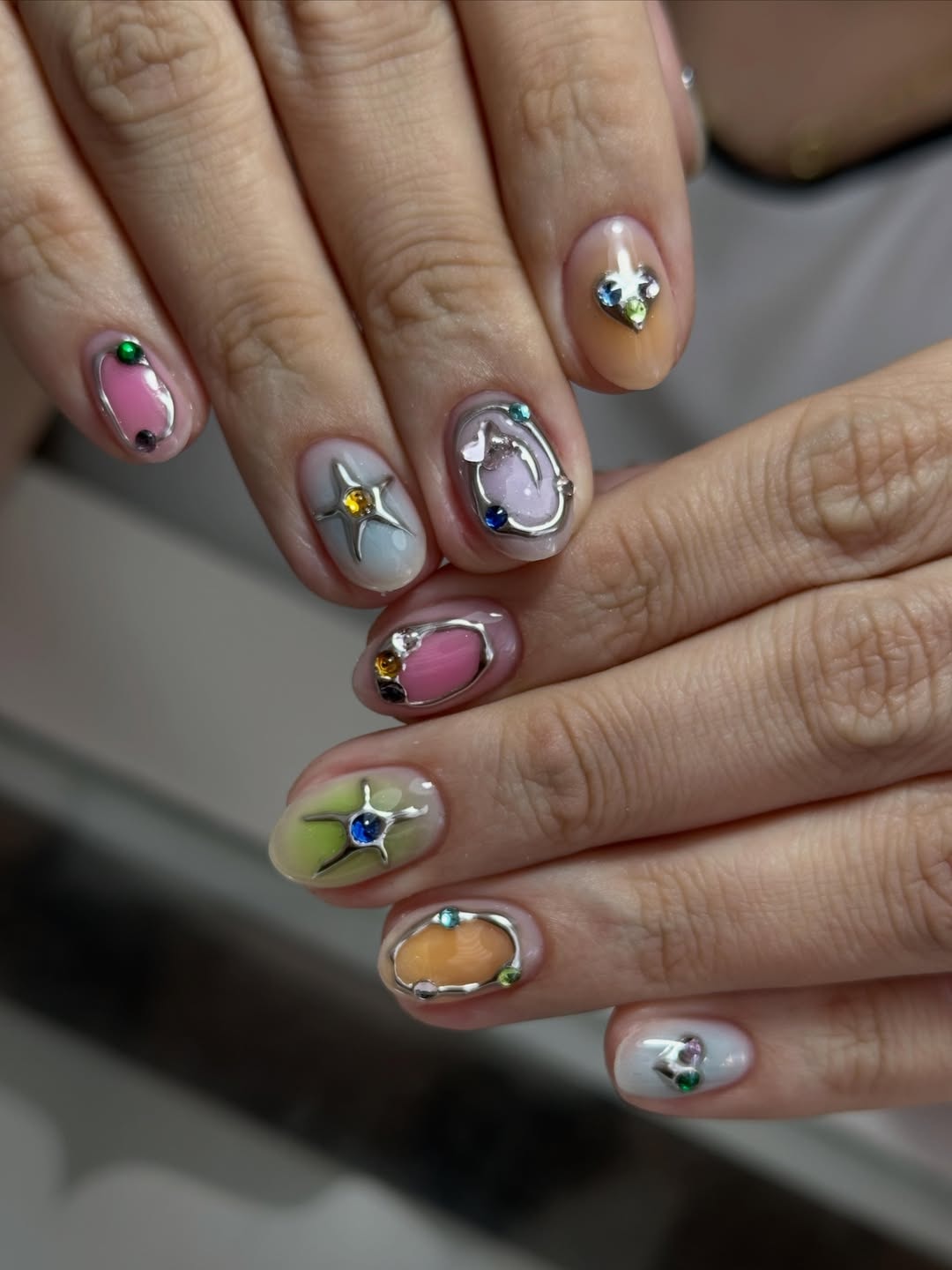 Pastel Porthole Star Press-On Nails – view 4
