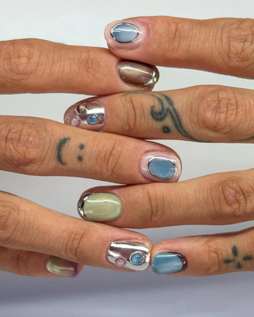 Pastel Relic Chrome Jewel Press-On Nails – main view