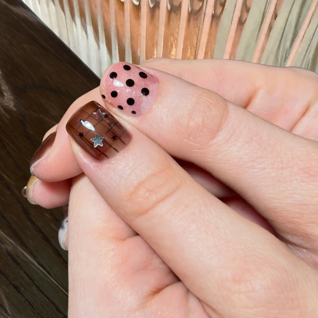 Playground Mix Polka-Dot Press-On Nails – main view