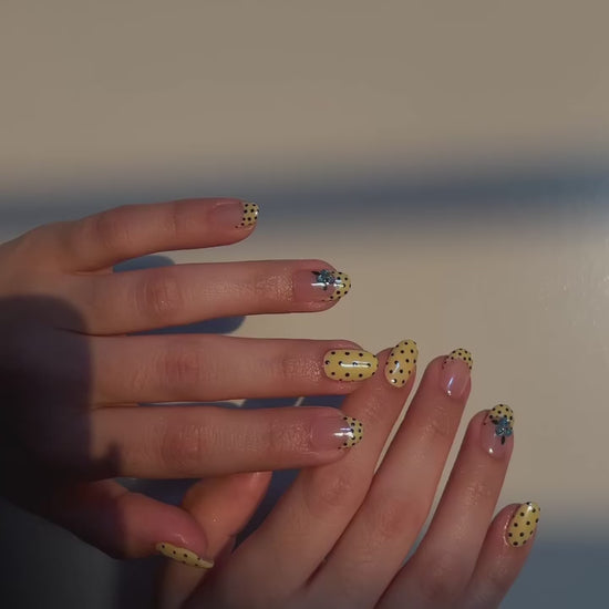 Sunny Dot Blue Floral Press-On Nails product video