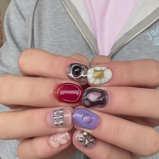 Daisy Matrix Retro Floral Press-On Nails product video