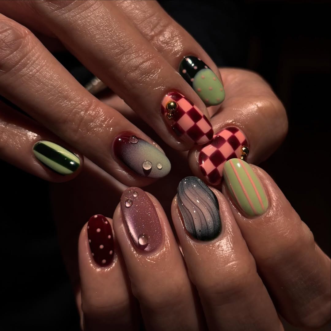 Retro Rally Red Checker Press-On Nails – main view