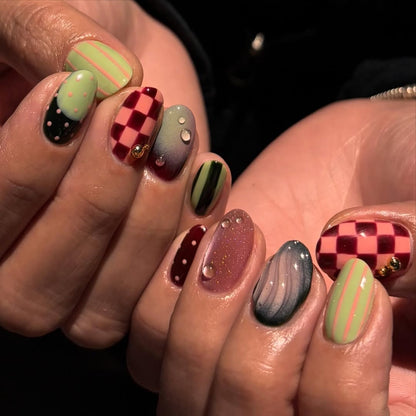 Retro Rally Red Checker Press-On Nails – view 4