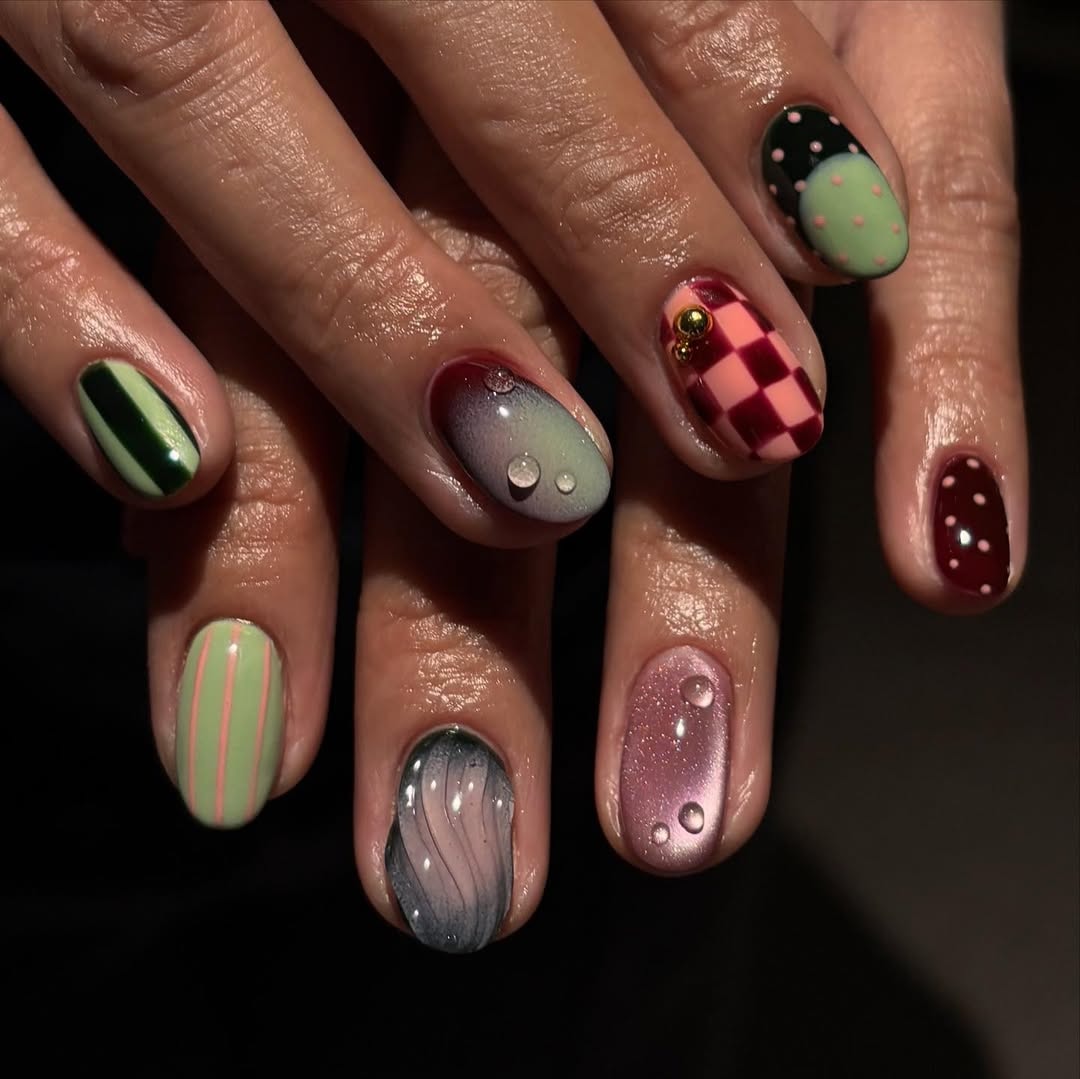 Retro Rally Red Checker Press-On Nails – view 5
