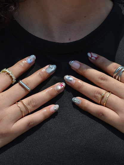 Silver Sky Mixed Graphic Press-On Nails – view 2
